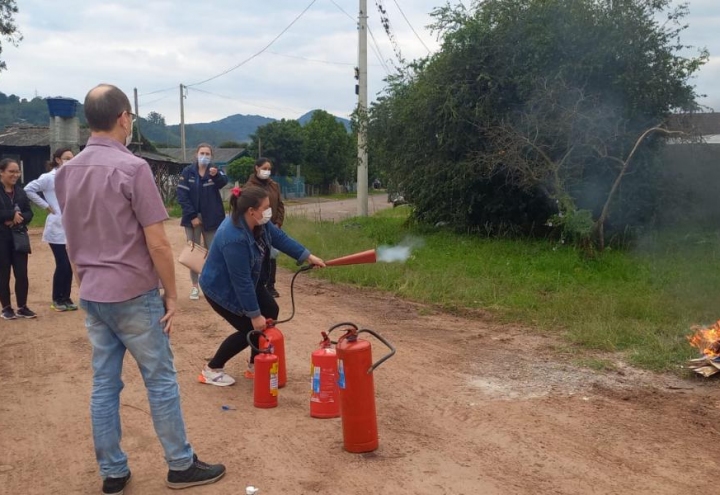 Foto Brigada de Incndio passa por treinamento