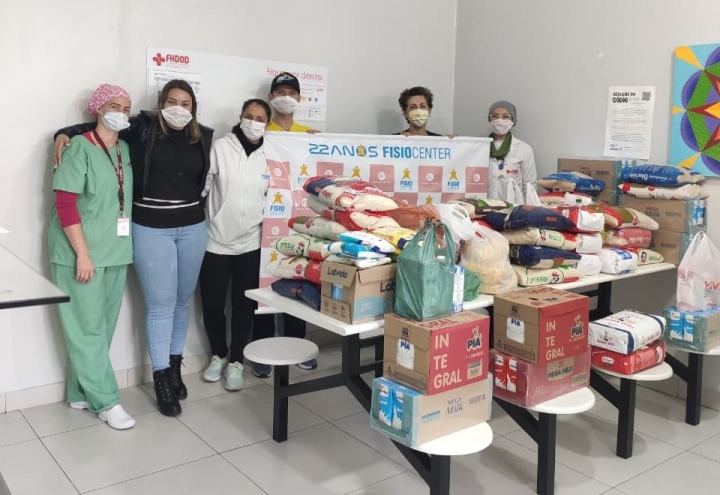 Foto Fisiocenter destina alimentos ao hospital