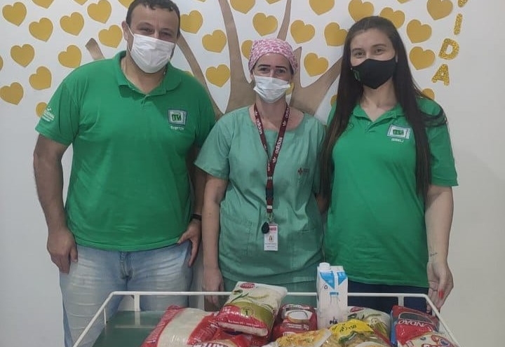 Foto Verde TV destina alimentos ao hospital